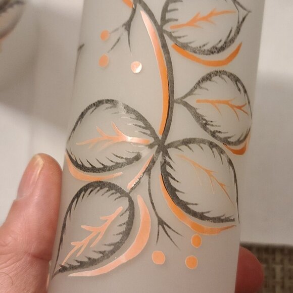 5 Vintage Tall Frosted Floral Design Glasses - Picture 5 of 5